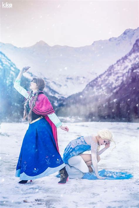 Elsa and Anna cosplay ️🌼