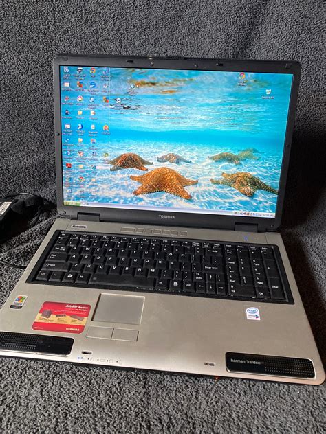 Toshiba Satellite P105 S6024 Laptop Computer 17in Screen Powers On