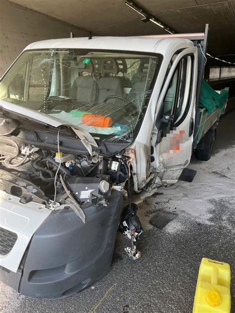 Sulgen Tg Fahrer Baut Unfall Mit Promille Intus