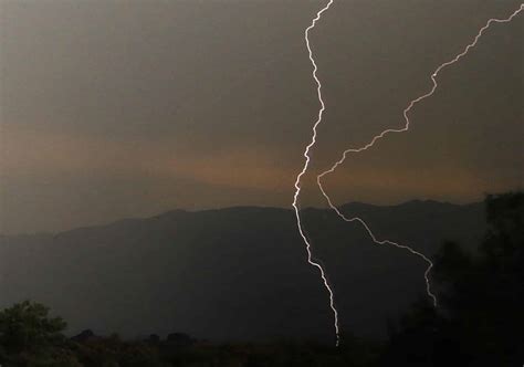 M T O France L Ouest Aussi En Vigilance Fortes Pluies Et Orages Le