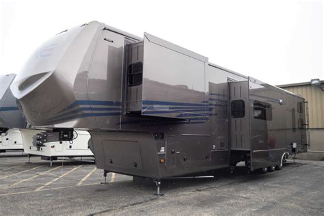 Luxe Toy Hauler Fb Luxe Fifth Wheel