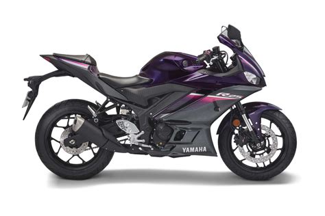 2023 Yamaha R25 Modnight Star Malaysia - 3 - Paul Tan's Automotive News