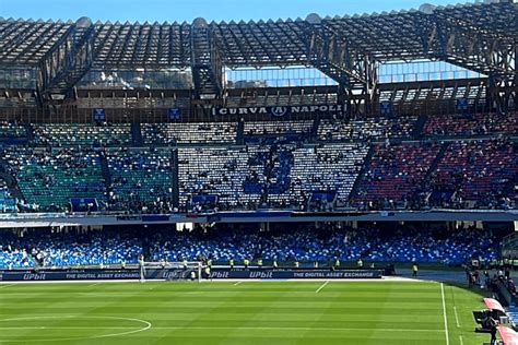 Festa Scudetto I Tifosi Del Napoli Preparano La Coreografia L