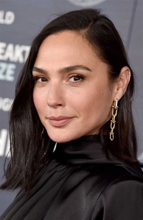 Gal Gadot Attends The Th Annual Breakthrough Prize Ceremony In Los