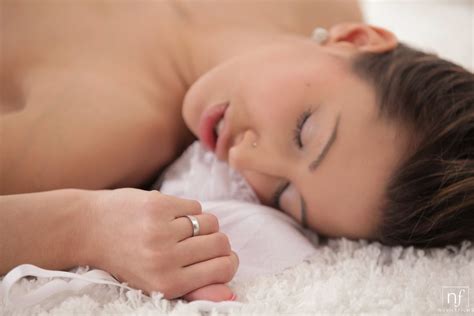 Shaved Sensual Lesbian Kissing PornPicturesHQ