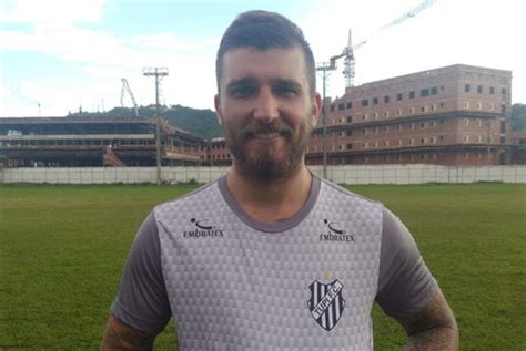 Zagueiro Aislan ex São Paulo e ex Vasco reforçará o Tupi