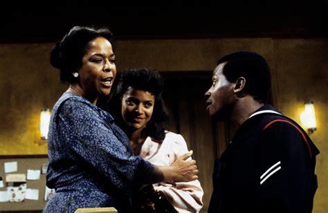 Hollywood icons remember della reese in a touching viral video 18