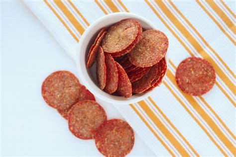 How To Make Pepperoni Chips Microwave Or Oven Recipe Pepperoni Chips Best Low Carb Snacks