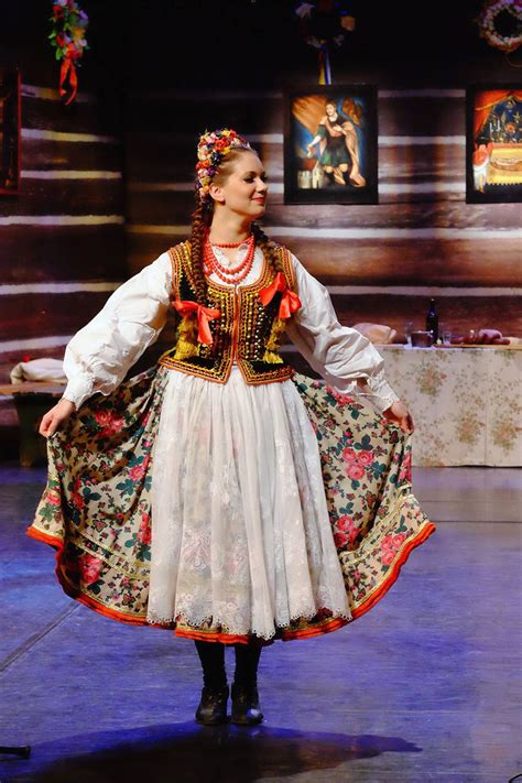 Folk clothing from Kraków, southern Poland. Images... - Polish Folk ...