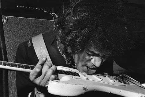 Jimi Hendrix Playing Guitar With His Teeth | Vintage News Daily