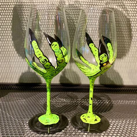 40 Artistic Wine Glass Painting Ideas Artofit