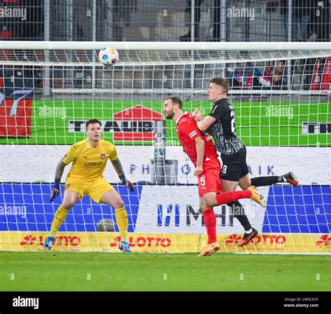 Heidenheim Deutschland D Cembre Kopfballduell Zwischen