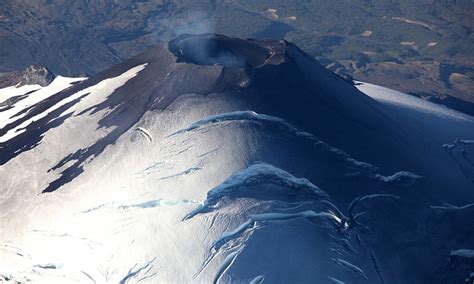 Volcán Villarrica registró sismo de largo periodo con explosión