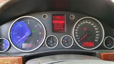 Панель приборов с цветным экраном — Volkswagen Touareg (1G), 2,5 л ...