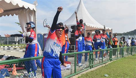 Foto Bungkam Bali Tim Cricket Putri Papua Raih Medali Emas Pertama Di