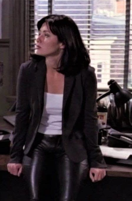 Shannen Doherty / Charmed. | Tv show outfits, Shannen doherty, Shannen ...