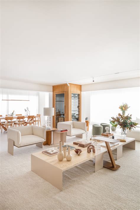 Tons de nude são a aposta na decoração e no mobiliário deste apartamento Decoração Casa e Jardim
