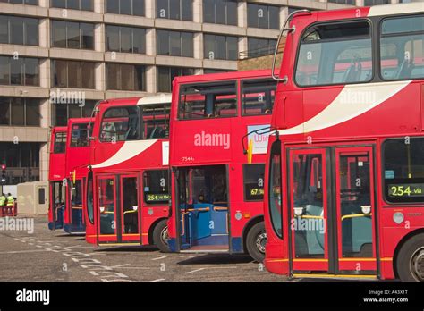 London Buses Hi Res Stock Photography And Images Alamy