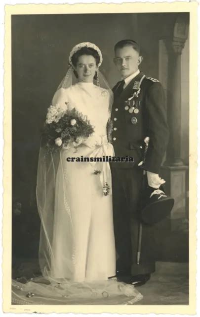 Orig Foto Ak Portrait Hochzeit Luftwaffe Soldat Mit Orden Ordensspange