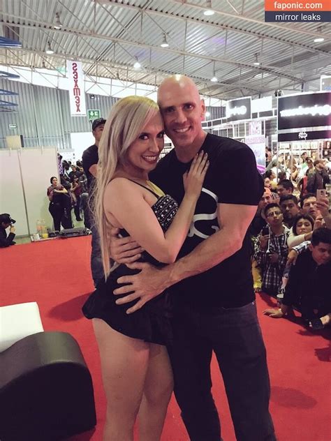 What S The Name Of This Porn Star In Black Dress Johnnysins NameThatPorn
