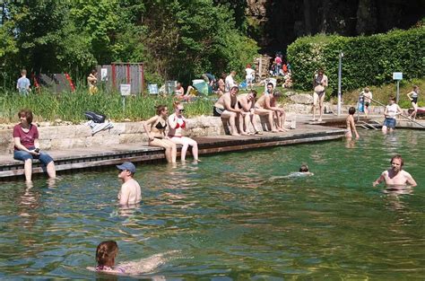 G Weinstein Natur Schwimmbad Mit Felsenkulisse In Der Fr Nkischen Schweiz