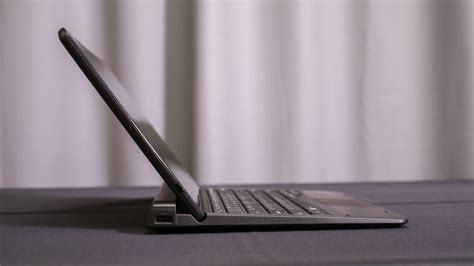 Lenovo Thinkpad Helix product photos - CNET