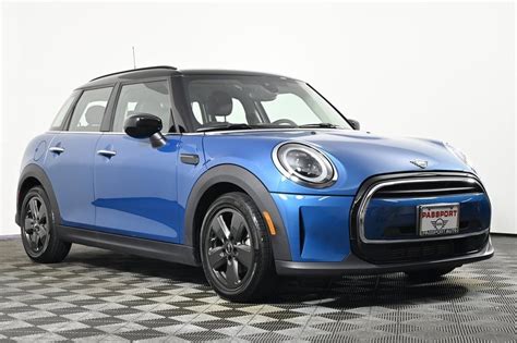 MINI USA Makes SiriusXM Standard Feature On Full 2022 Model Year Lineup