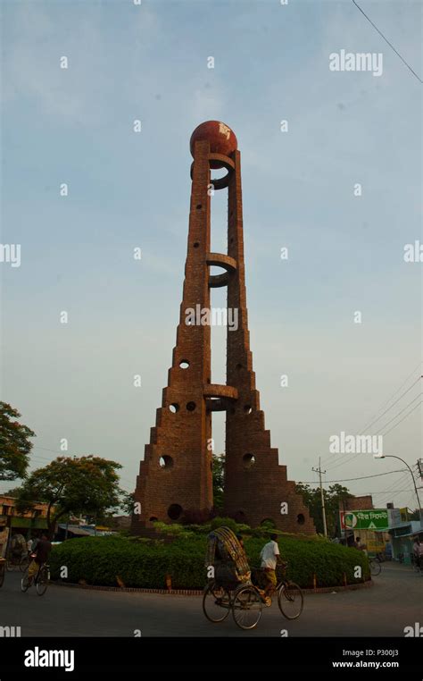 Smriti Omlan A Sculpture At The Bir Sreshtho Shahid Jahangir Road In