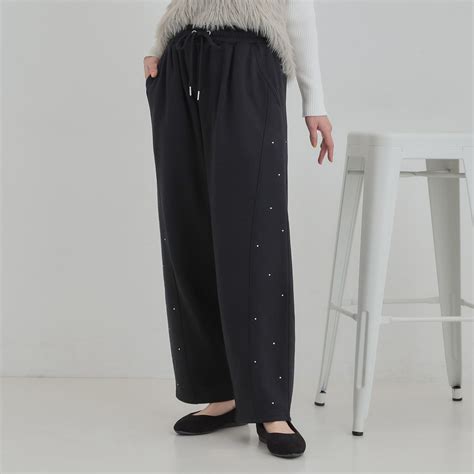 キューティーブロンド Cutie Blonde あったか裏起毛ストーン付きスウェットカーブパンツ ブラック ファッション通販 FASHION WALKER