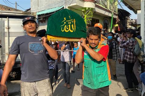 Foto Anak Yang Dianiaya Ayahnya Hingga Tewas Di Muara Baru Kerap