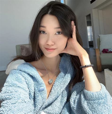 Lucy Mochi Nude