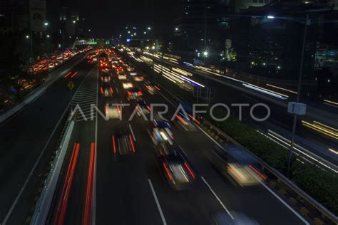 Arus Lalu Lintas Tol Dalam Kota Antara Foto