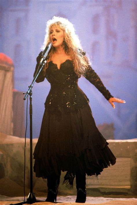 19 Dreamy Archive Pictures Of Stevie Nicks That Prove Shes Forever