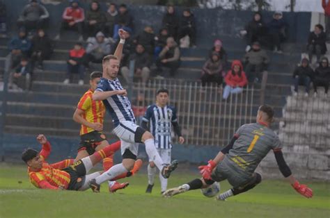 Agónico Triunfo De Sarmiento Que Selló Su Clasificación Con Un Gol