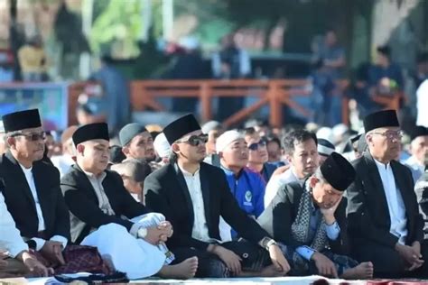 Pemko Dan Ribuan Warga Bukittinggi Laksanakan Salat Idul Adha Di