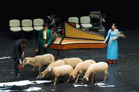 Caridad Di Ang Lica Liddell In Prima Nazionale Al Teatro Arena Del Sole