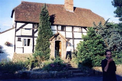 Lost Pubs In Farncombe, Surrey