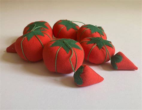 Tomato Pin Cushion W Strawberry Emery Sharpen And Clean Needle