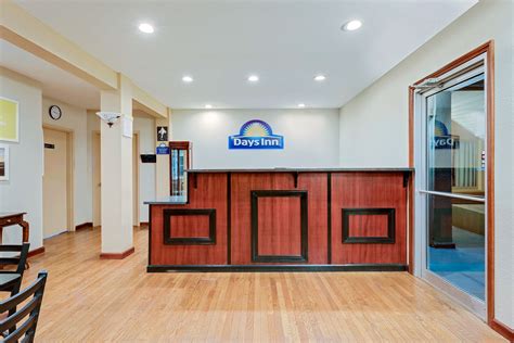 Days Inn by Wyndham Fairmont | Fairmont, WV Hotels