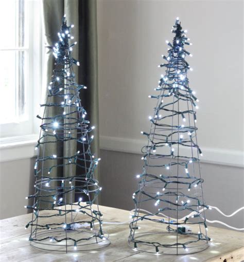 Diy Tomato Cage Christmas Tree Lights 17 Apart