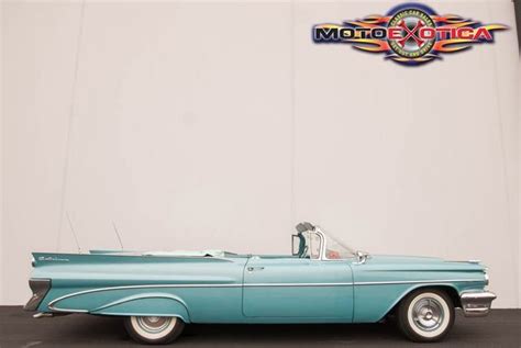 1959 Pontiac Catalina | MotoExotica