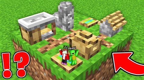 Jj And Mikey Found Tiny Smallest Village In Minecraft Maizen Youtube