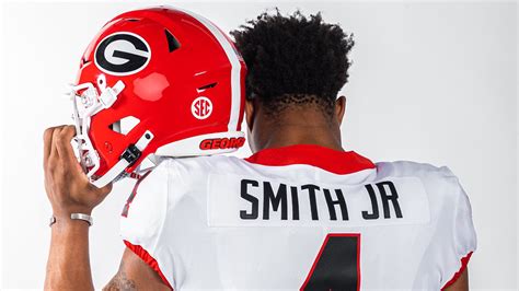 Georgia Bulldogs Return To Block Number Font On Football Uniforms