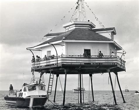 Alabamas Mobile Bay Middle Lighthouse Is A Popular Coastal Attraction