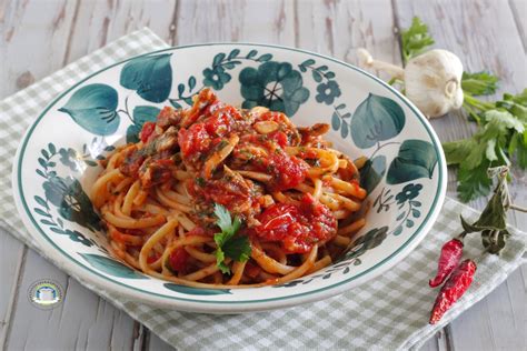 Pasta Con Alici Fresche Al Pomodoro Ricettesfiziosedirosaria