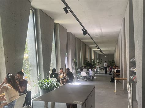 Nude Smart Travelling