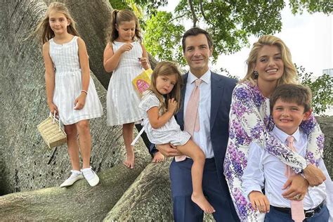 Daphne Oz Poses with All Four of Her Kids in Beautiful Outdoor Easter ...