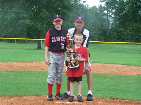 How to be a good youth baseball coach