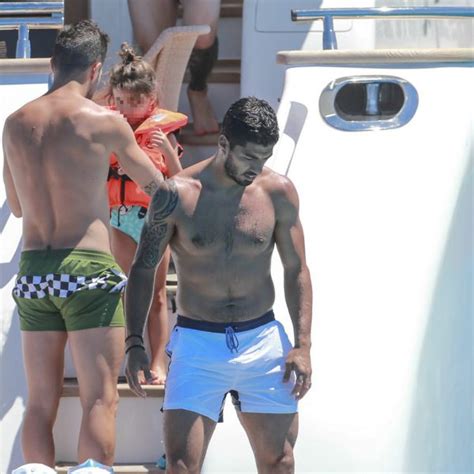 Luis Su Rez Con El Torso Desnudo En Un Barco En Ibiza Los Famosos