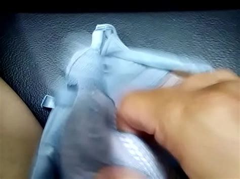 不能說的秘密 同事的粉藍內衣 B 真的打起來超爽 這次一樣射好射滿 XVIDEOS